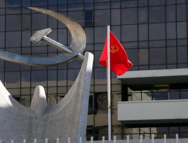 ΚΚΕ: «Επικίνδυνη η προσπάθεια συσχέτισης των δύο Ελλήνων με τους οχτώ Τούρκους αξιωματικούς»